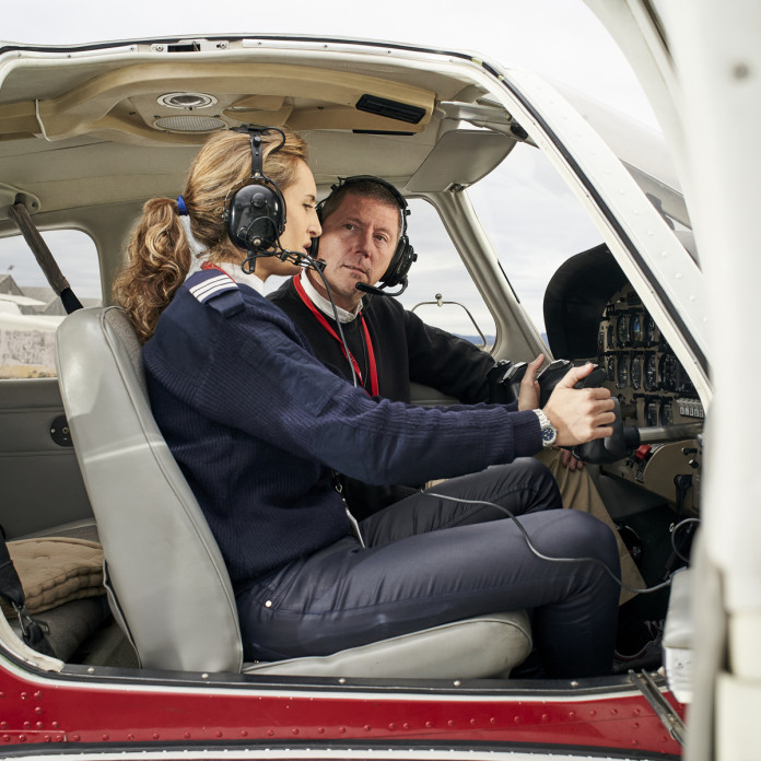VKS Escuela de Pilotos · Licencia Piloto de Avión Ligero LAPL / Ultraligeros ULM Montesquiu